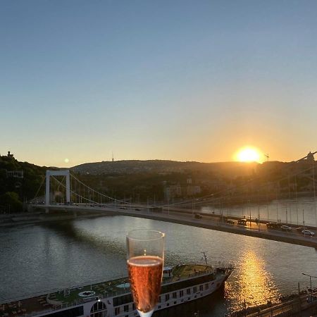 Riverside Flat With King Castle View ブダペスト エクステリア 写真