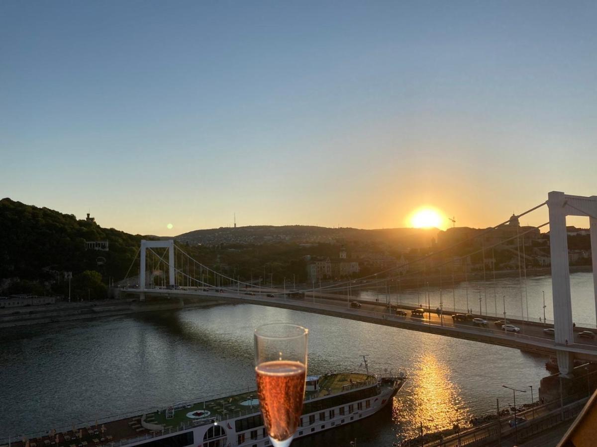 Riverside Flat With King Castle View ブダペスト エクステリア 写真