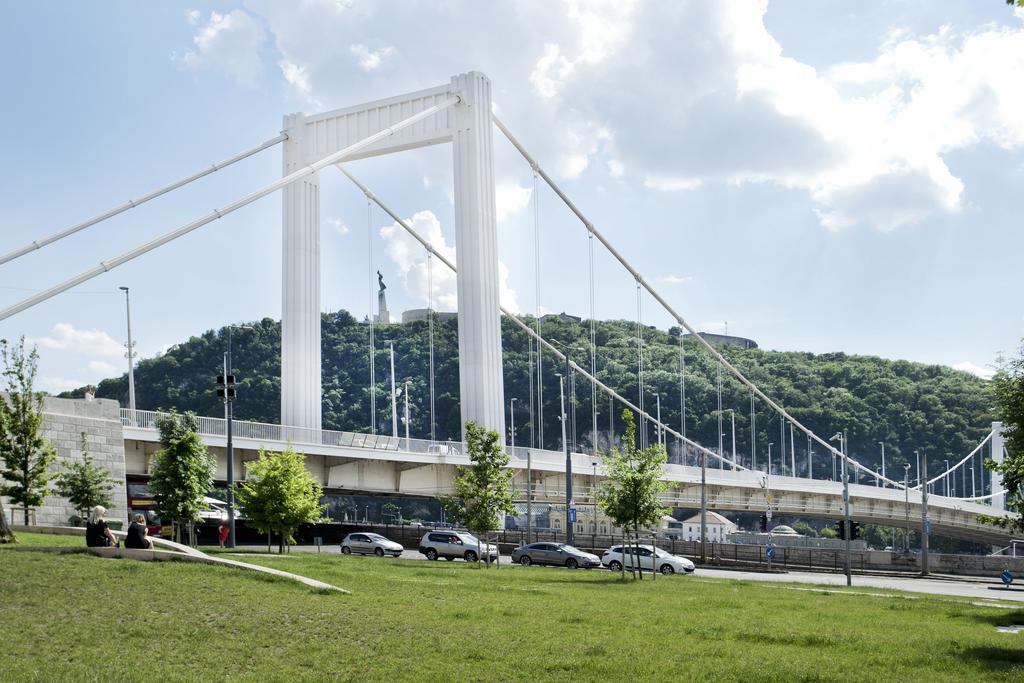 Riverside Flat With King Castle View ブダペスト エクステリア 写真