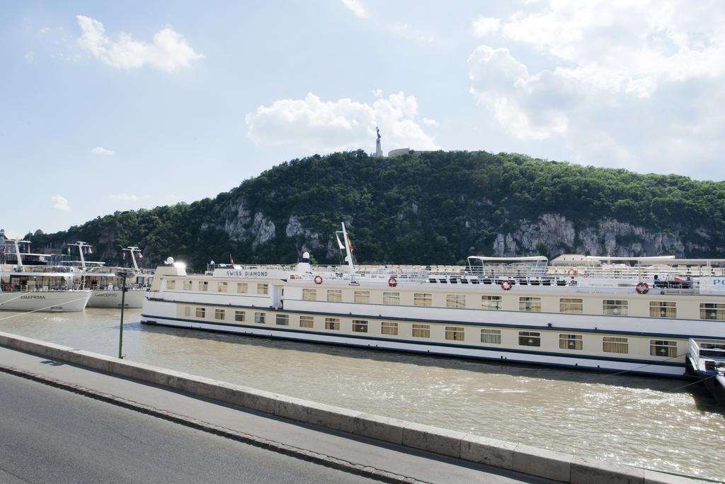 Riverside Flat With King Castle View ブダペスト エクステリア 写真